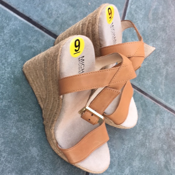 Michael Kors wedges - Picture 2 of 3
